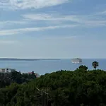 Appartment With Exceptional View On The Sea
