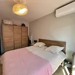 Nicea Inn Blue