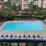 Studio Climatise 2 Personnes Avec Terrasse Et Piscine