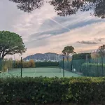 La Napoule Plage Et Vue Mer