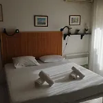 Charming Apartment 15 Mins Away From The Palais Des Festivals