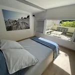 Maisonnette Avec Terrasse Et Patio A Cassis