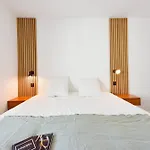 Renovated 1Br Apartment Terrace Walk To Beach