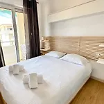 Au Coeur D'Antibes - Clim, Piscine Et Parking