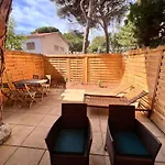 Sympathique Studio En Rez De Jardin Dans Residence