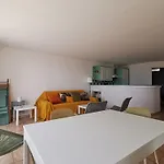 Appartement T2 Equipe Avec Terrasse Et Parking Au Lavandou - Fr-1-803-25