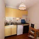 T2 Climatise Proche Plage Avec Garage, Bormes-Les-Mimosas - Fr-1-803-29