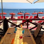 Holiday A Hyeres Plage Repos Balade Sport Mer Bleu