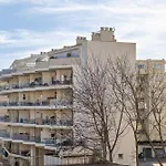 Sunny Getaway With Balcony And A-C In Antibes