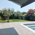 Beautiful House With Swimming-Pool In Private Domain