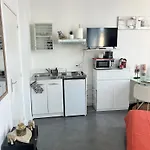 Cosy Cannes Studio