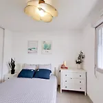 Bright & Calm Sea-View Apartment
