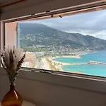 Appartement 2 Pieces Vue Mer Dans Le Quartier Historique De Menton