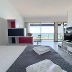 Holiday On The Beach, Bnb Rickeys