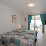 Studio Face Mer Avec Terrasse - 2 Pers, Parking, Plage Et Centre Ville A Pied - Fr-1-803-67