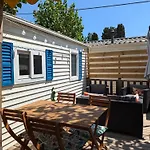 Mobilhome Avec Piscine- Plage A 10 Minutes