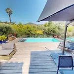 Belle Villa Climatisee Avec Piscine Et Parking Au Lavandou - Fr-1-308-200