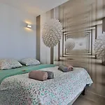 Appartement Avec Toit Terrasse Equipe Au Centre Saint Tropez Vue Mer