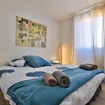 Appartement Avec Toit Terrasse Equipe Au Centre Saint Tropez Vue Mer