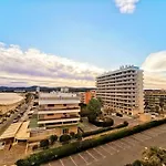 Location T3 Pour 4 Au Lavandou, Face Mer, Terrasse, Ascenseur - Fr-1-803-40