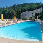 Chambre Luxueuse Avec Immense Piscine Vue Sur La Baie De Cannes Et L Esterel Avec Possibilite De Cabine 3 Personnes