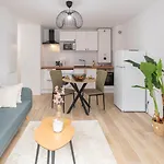 #58 Logement Clim & Balcon 5Mins Marche De La Mer