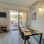 Appartement Port De Hyeres 4 Personnes