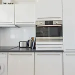 Cozy Top-Floor 2-Br Apartment Terrace And Sea View
