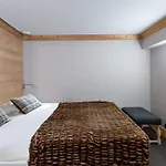 Chalet Cosy Au Centre De Courchevel Le Praz Avec Sauna, Terrasse Et Parking - Fr-1-568-15