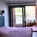 Villa De Prestige En Bord De Mer Dans La Baie De Cannes