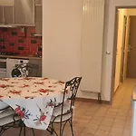 2 Pieces En Rez- De -Jardin