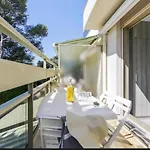 Appartement Une Chambre Et Un Canape Lit A Saint Raphael