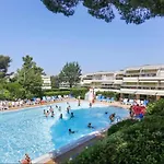 Appartement Une Chambre Et Un Canape Lit A Saint Raphael