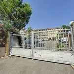 3 Pieces Paisible Parking Et Piscine
