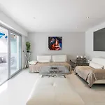 Beautiful Apartment With Sunny Terrace
