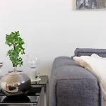 Elegant 2 - Bedroom Flat In Cannes