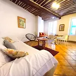Duplex Atypique Centre Historique