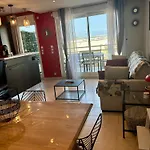 Joli 2P Climatise Dans Residence Calme Et Securisee Avec Piscine
