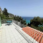 Entre Les Citronniers Et La Mer