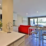 Centre St Tropez - Gd 2 Pieces, Piscine Et Parking