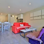 Centre St Tropez - Gd 2 Pieces, Piscine Et Parking
