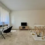 1 Bedroom Apartment - Close To The Beach
