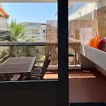 Family Apartment - Fully Equipped, Close To Sandy Beaches & Restaurants, Pool, Balcony, Garage