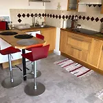 Coquet Studio Avec Grande Terrasse