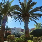 2 Bedrooms, 15 Min Walk To Beach, Ac, Pool & Fiber Internet In A Quiet, Private Gated Domain 5Kms To St Tropez