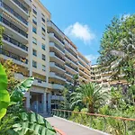 Splendide 2 Pieces Vue Jardin, Calme, Plein Centre