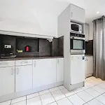 Central 1 Bedroom Riouffe 206 2 Mins From Palais