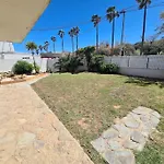 2 Pieces En Rez-De-Villa Avec Beau Jardin Pres Plage