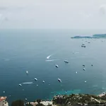 F2 Trocadero