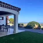 Villa Les Pariades : 8 Prs, 4 Ch, Piscine, Vue Mer